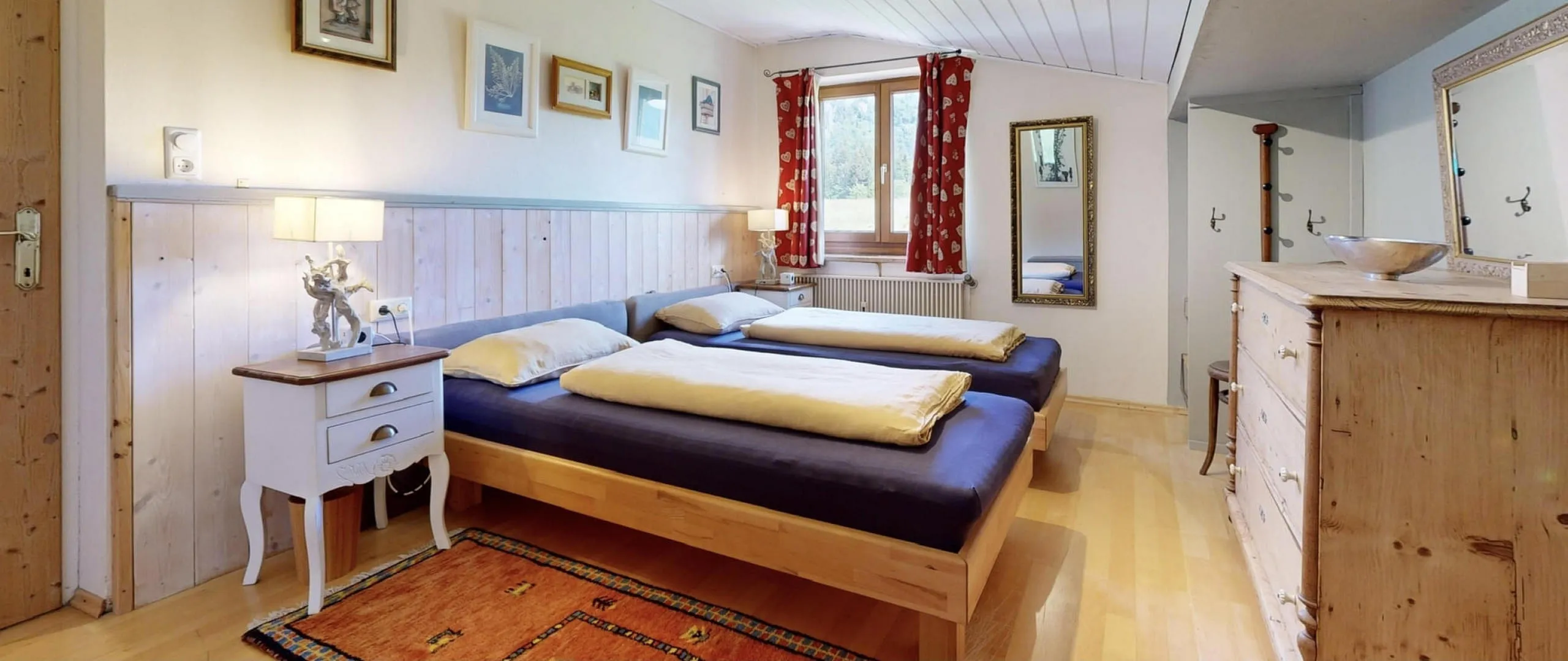 Schlafzimmer 2